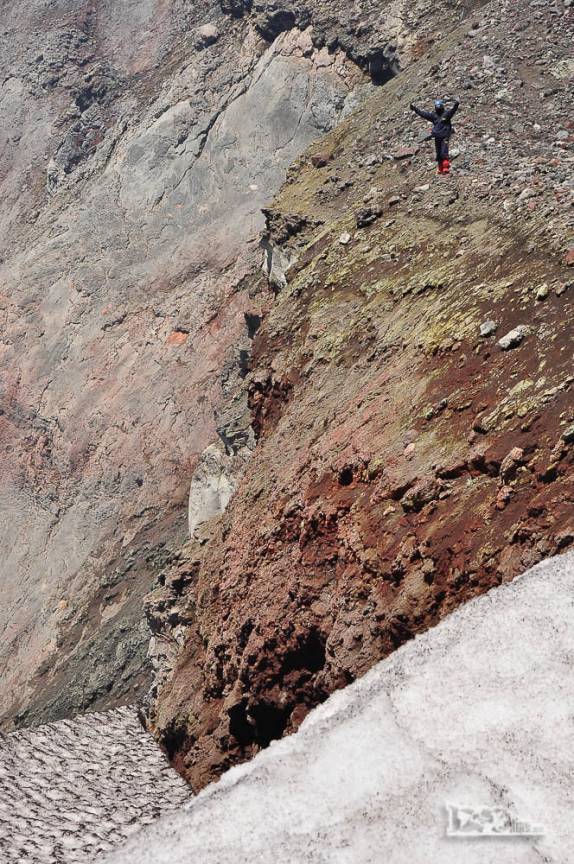 Na beira da cratera do vulcão Villarrica, a região de Pucón, no sul do Chile, a 2.850 metros de altitude